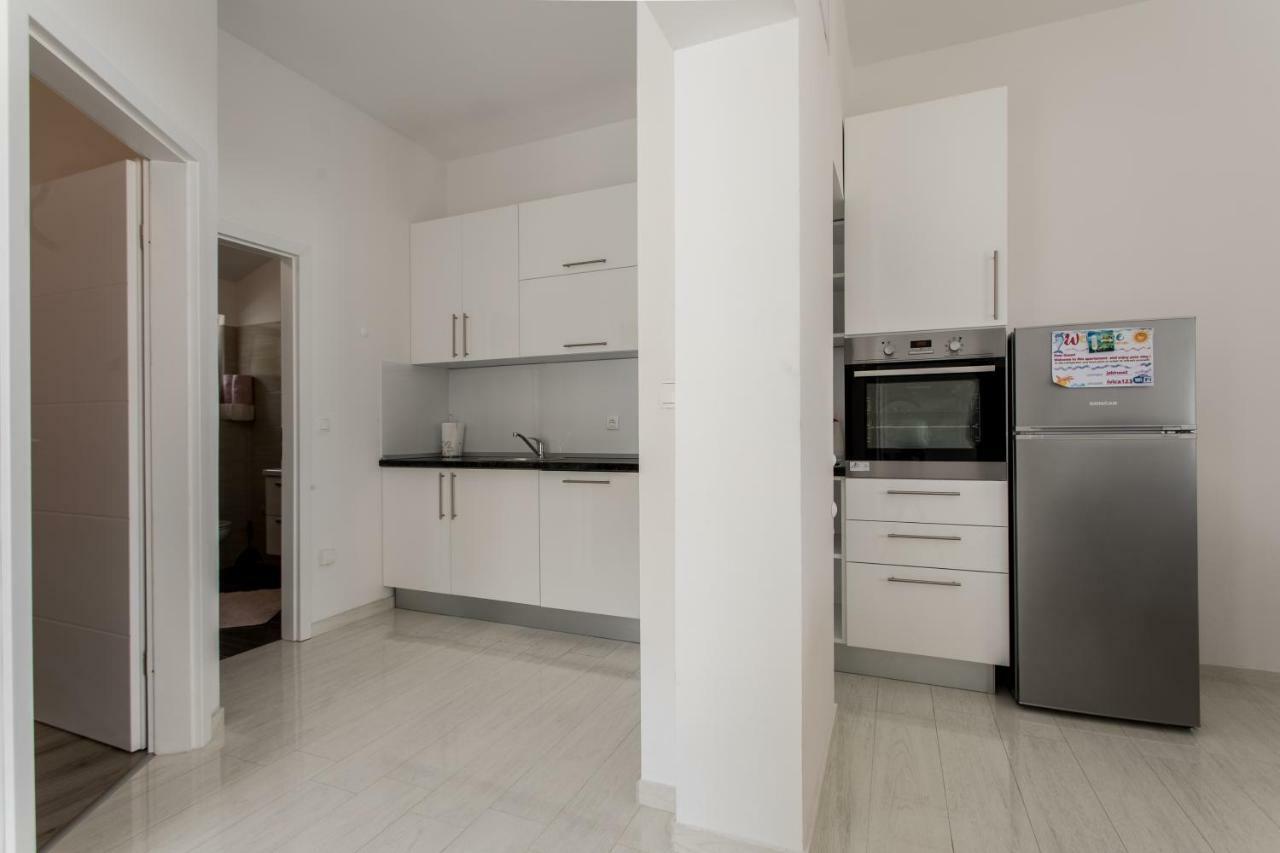 ברלה Apartmani Marija Jakir מראה חיצוני תמונה