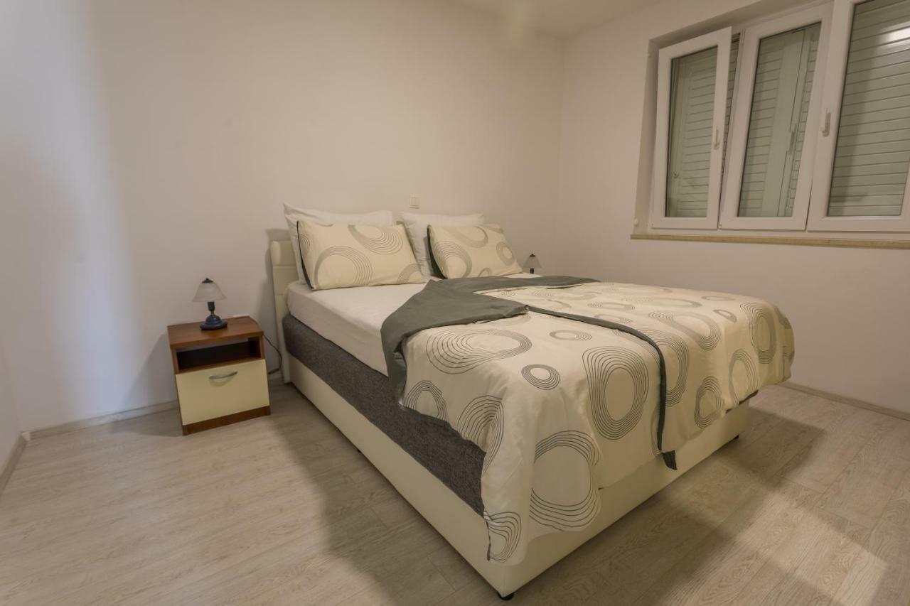 ברלה Apartmani Marija Jakir מראה חיצוני תמונה