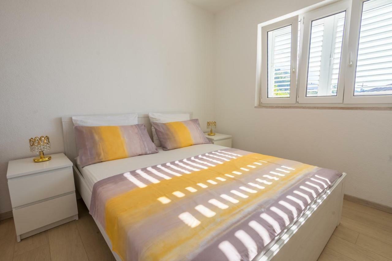ברלה Apartmani Marija Jakir מראה חיצוני תמונה